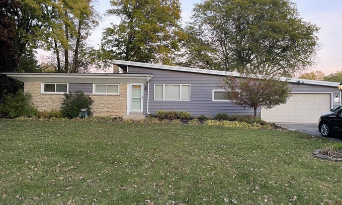 Menomonee Falls Casa | Charming remodeled 2-bedroom furnished home in safe, delightful Menomonee Falls