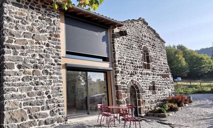 Arsac-en-Velay Cabaña | Casa Rústica y Moderna en la Campiña de Haute-Loire