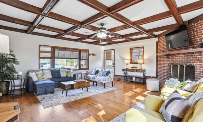 Mableton Casa | Charming renovated 4 Bedroom Ranch walking distance to the Silver Comet Trail!