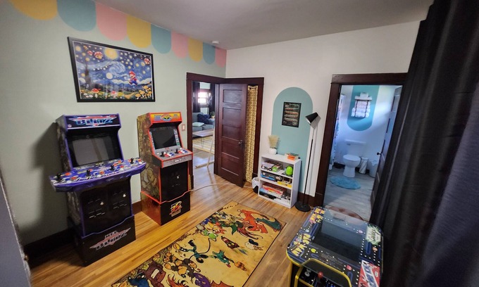 Le Mars Casa | Charming retro 3-bedroom retreat in Le Mars w/ Game Room