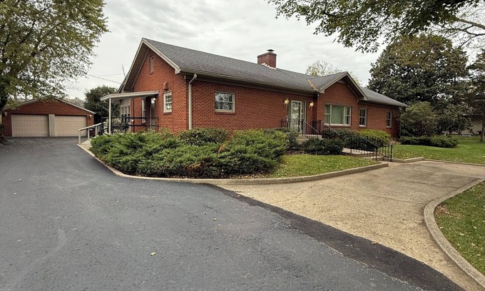 Carrollton Casa | Charming Riverside Getaway in Carrollton, KY