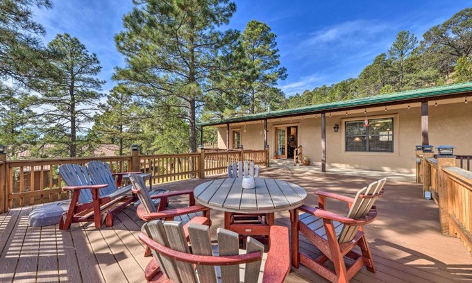 Ruidoso Casa | Charming Ruidoso Home with Deck and Lovely Views!