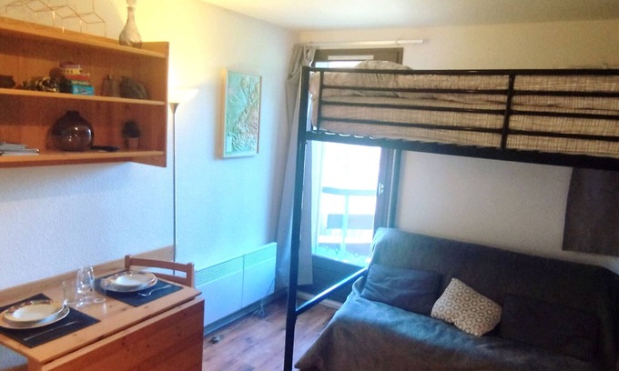 Prapoutel Apartamento | ¡Encantador estudio en 5to piso cerca de rutas de senderismo y centro acuático!