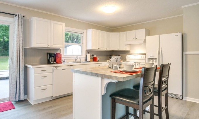 Sanford Casa | Charming Sanford Hideaway Home w/ Large Yard