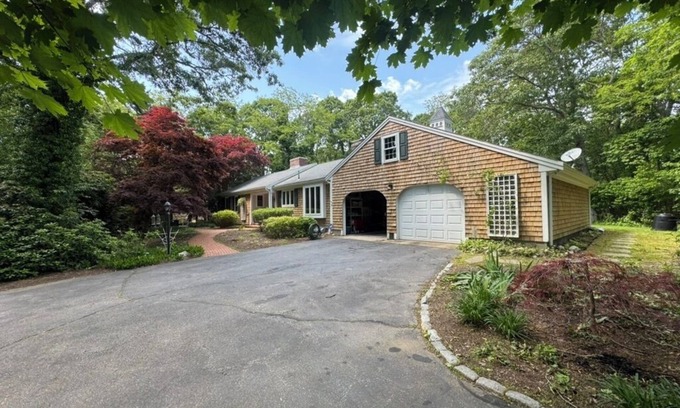 Falmouth Casa | Charming, Semi-Secluded 4-bed house near bike path, beach in beautiful Falmouth