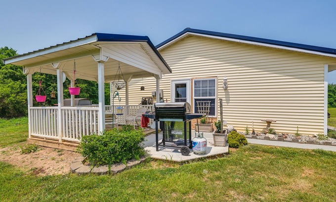 Smiths Grove Casa | Charming Smiths Grove Home Near Cave Tours!