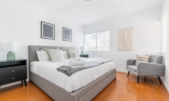 South San Gabriel Casa | Charming Spacious Home - Modern Comforts, Prime Location