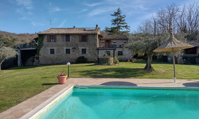 Monte del Lago Villa | Antigua casa de campo de piedra con jardín privado y piscina, conexión a internet. Vista panorámica sobre el