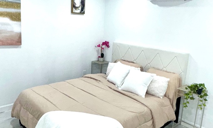Driftwood Apartamento | Charming studio in lovely Hollywood with WiFi, AC
