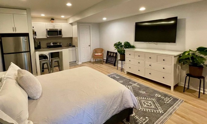 South Oakland Apartamento | Charming studio with WiFi and AC in vibrant Pittsburgh