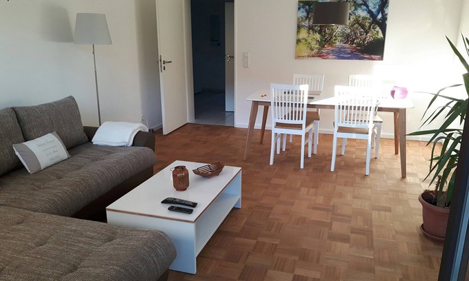 Kaarst Apartamento | ¡Encantador y elegante, 56qm cerca de Dusseldorf te están esperando!