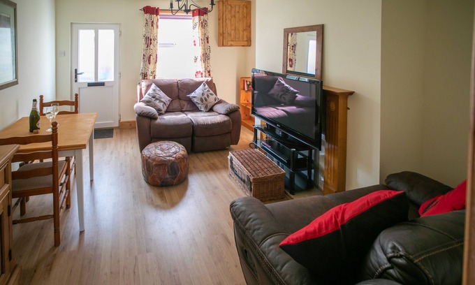 Forsbrook Casa | Charming terraced cottage close to Alton Towers