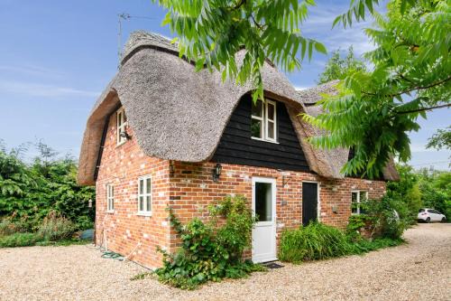 New Forest District Casa | Charming thatched cottage near New Forest