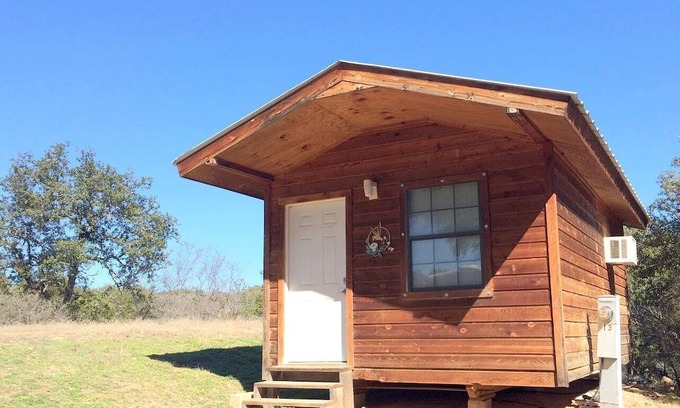 Mason Cabina | Charming Tiny House Rental in Texas Wine Country