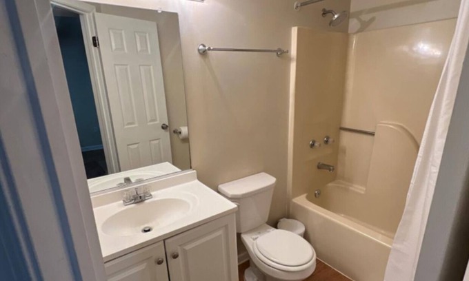 Windsor Mill Casa | Charming townhome with WiFi and fitness room in lovely Woodlawn
