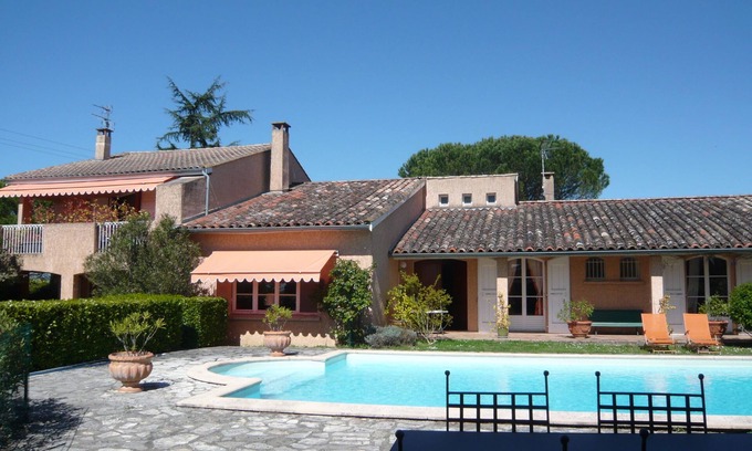 Saint-Genies-Bellevue Villa | Pintor encantador de la villa - piscina privada - Label Clévacances 4 Keys