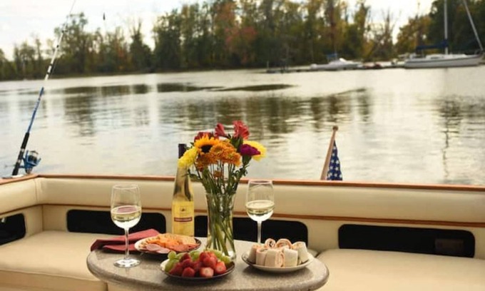 Catskill Alquiler De Eote | Charming Yacht on Catskill Creek