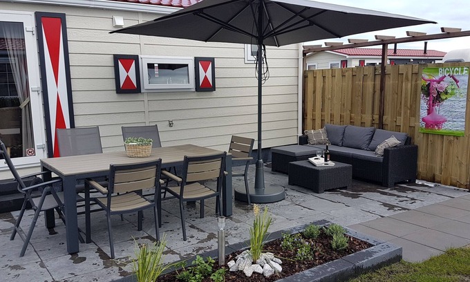 Serooskerke Chalet De Esquí | Charmingly decorated chalet Florence 2 near the sea serooskerke