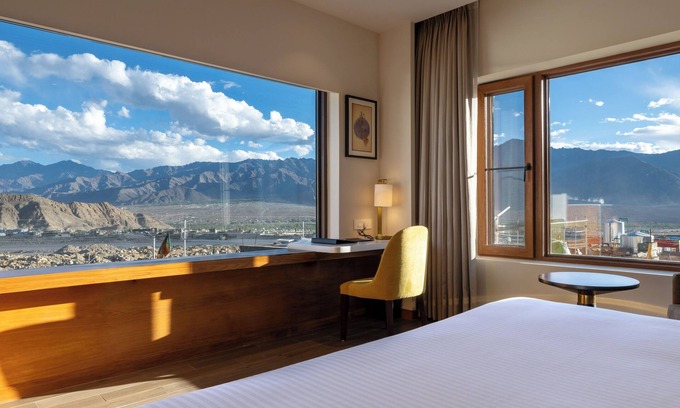 Leh Hotel | Charmwood Hotel