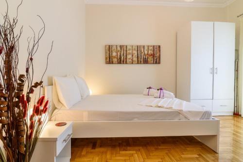 Ampelokipoi Apartamento | Charmy Petit Flat in Athens