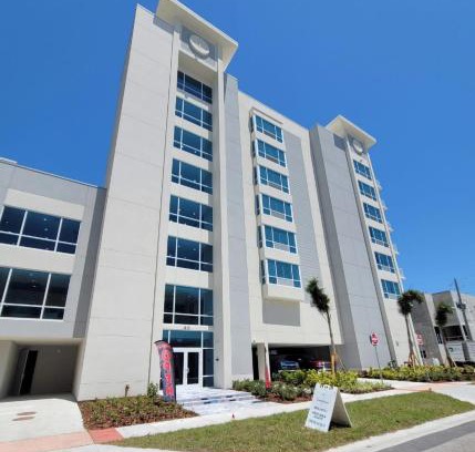 Clearwater Beach Hotel | ChartHouse Clearwater Beach Marina Hotel