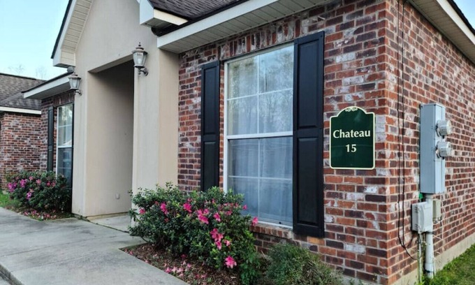 Pine Grove Apartamento | Chateau 15, spacious townhouse in Tickfaw, LA