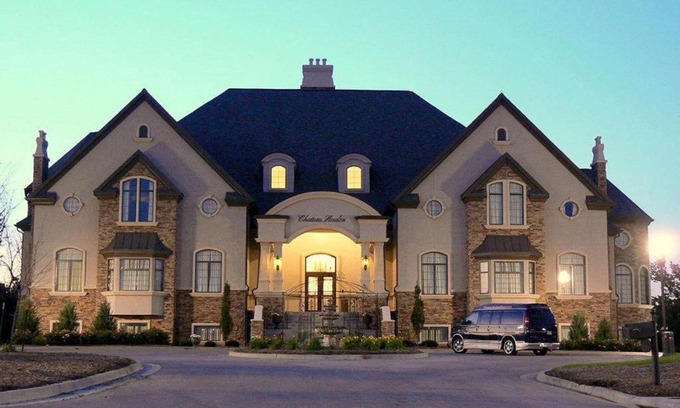 I-435 West KC-KS Hotel | Chateau Avalon