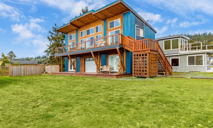 Lagoon Point Casa | Chateau Coho by AvantStay | Easy Beach Access