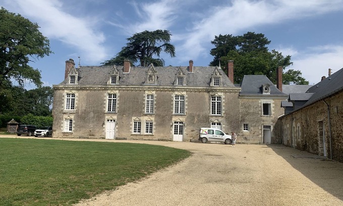 Becon-les-Granits Otro | Chateau de Famille - 30 Personnes