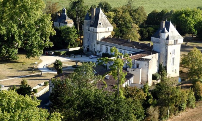 Saint-Pierre-de-l'Isle Apartamento | Chateau de Mornay