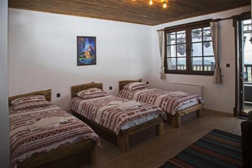 Kozichino Casa | Chateau Erkech Triple Room