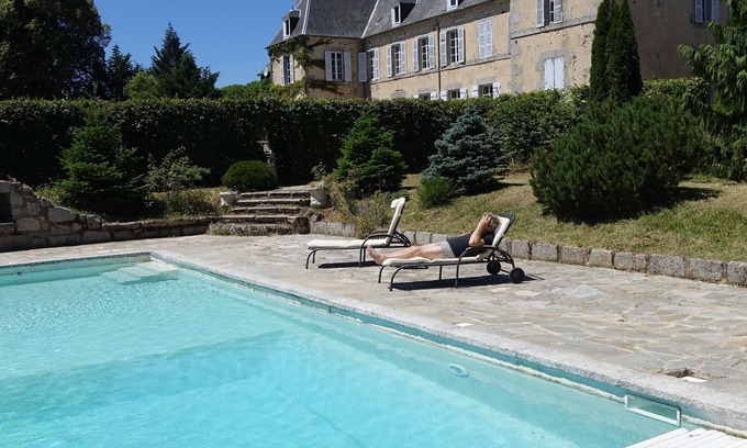 Dontreix Otro | Chateau in Creuse with large swimming pool