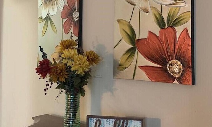 Union City Casa | Cheerful 2-bedroom residential home with parking