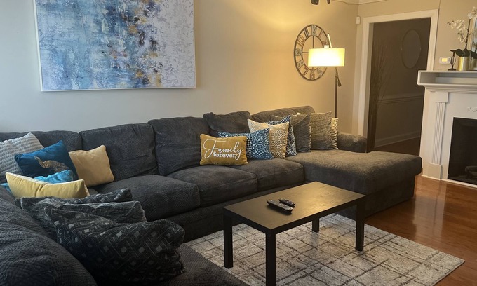 Fayetteville Casa | Cheerful 3 bedroom townhouse in great location.