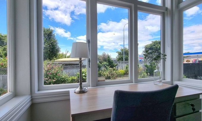 Greenlane - Ellerslie Casa | Cheerful 5 - Bedroom Home - Free Parking