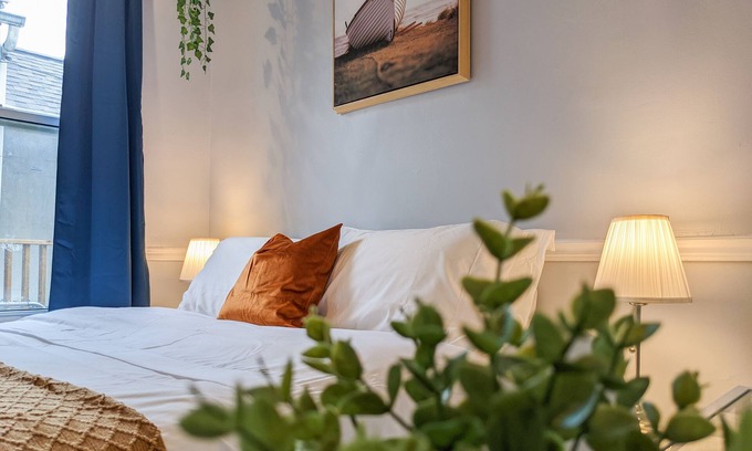 Windsor Casa | Cheerful & cozy downtown 2bdr with free parking