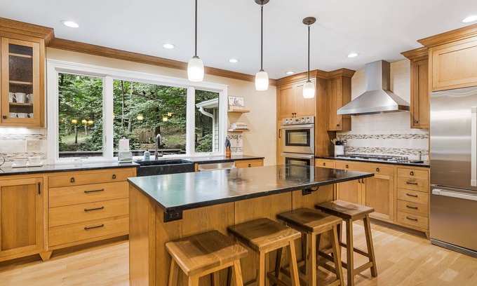 Royal Pines Casa | Chef’s Kitchen, Fire Pit & Soaking Tub | Quiet Escape + Biltmore Pass