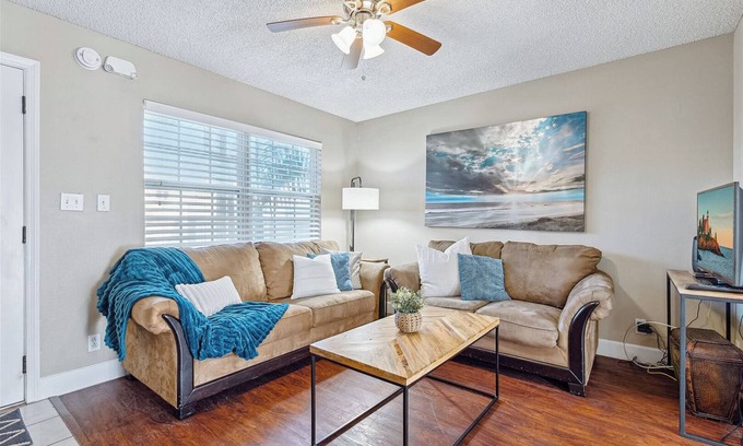Cape Caneveral Beach Gardens Casa | Cherie Down Townhome W/ Patio, Balcony, BBQ Grills, Fire Pit & 5 Minute Walk to the Beach! 🏖️