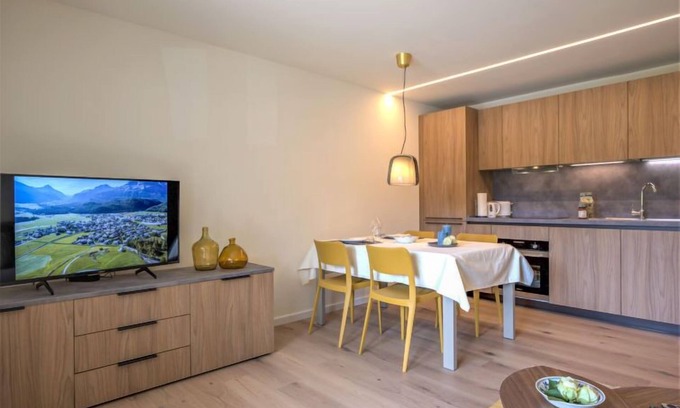 Celerina-Schlarigna Apartamento | Chesa Stè 8 by Interhome
