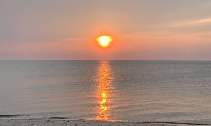 Silver Beach Cabaña | Chesapeake Bay Beach Cottage,private beach book Fall now!