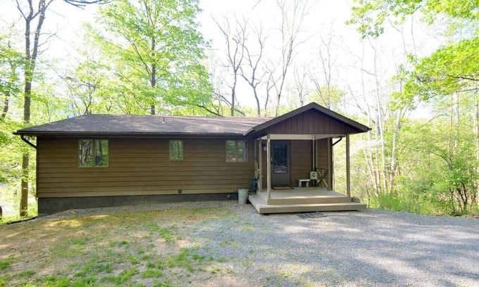 Great Cacapon Casa | ¡Bienvenido a Chestnut Cabin!