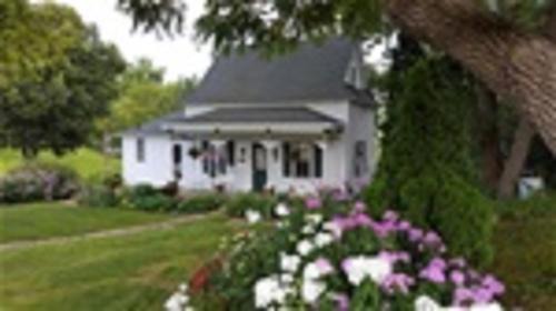 Downtown Casa | Chestnut Cottage LLC