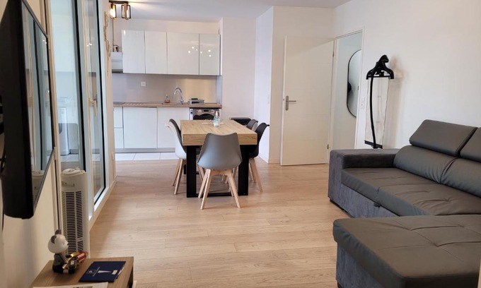 Chessy Apartamento | Chez Patron T3 2BR with 2 parking near Disneyland Paris & train station-Chessy