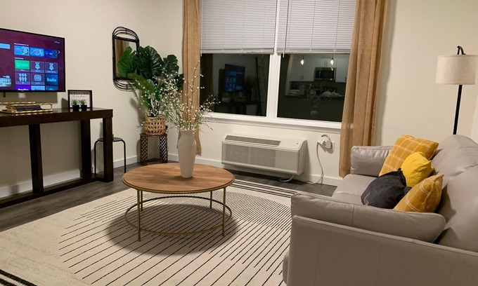 Bound Brook Apartamento | Chic 1-bedroom with fitness room and WiFi in welcoming Bound Brook