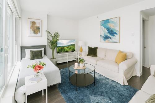Downtown Eastside Apartamento | Chic 2-Bedroom Getaway near Breweries and Local Cafés