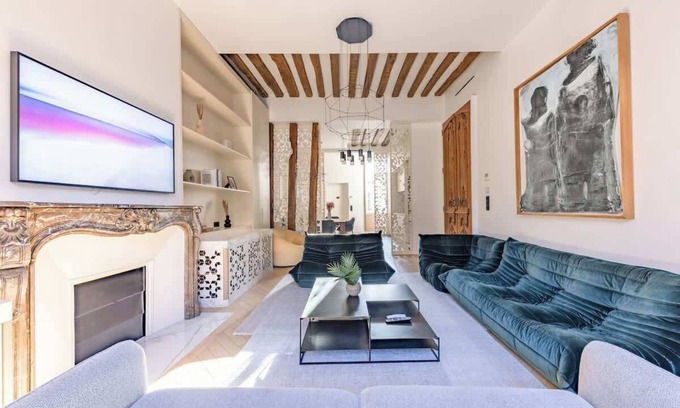 Les Iles Apartamento | Chic 2-Bedroom Haven