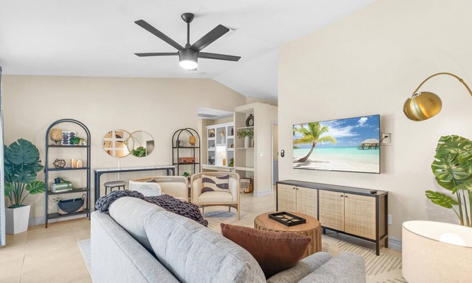Mariner Casa | Chic 3BR Waterfront Stay in Cape Coral