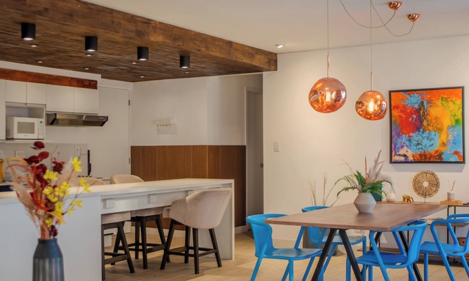 Zona 4 Apartamento | Chic and Modern 9th floor 2B/2B Apt in Downtown