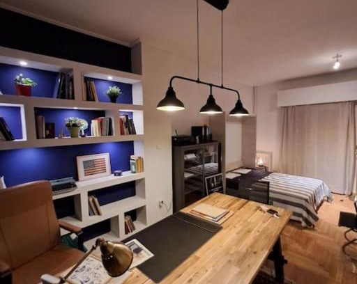 Ilisia Apartamento | Chic Comfort: Where Cozy Meets Professional