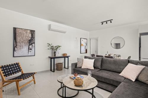 Livadia Apartamento | Chic & Elegant Hideaway - Your Luxury Escape